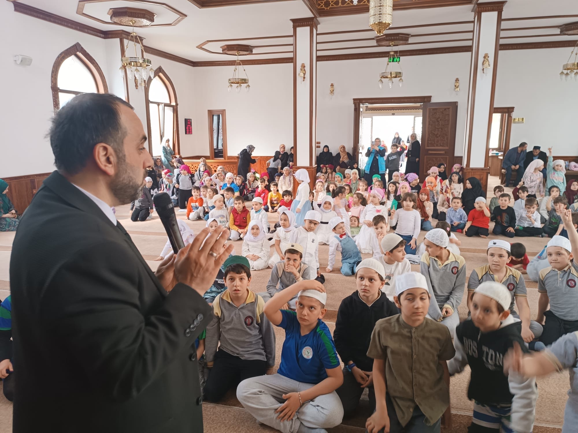 Berat Camiinde Ramazan cami ve  çocuk konulu etkinliği